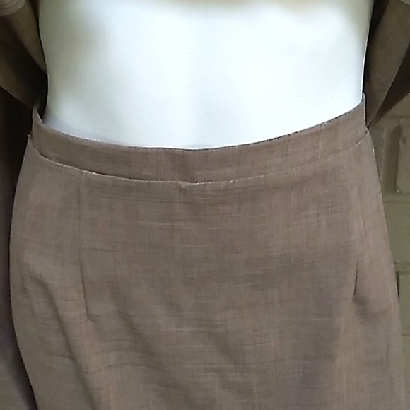 Sag Harbor Brown/Tan  2 Piece Skirt Suit. Size 14 Tall - Picture 9 of 15
